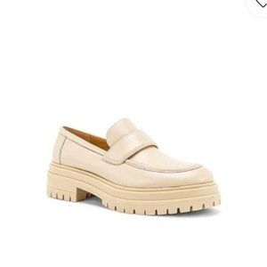 Tony Bianco Wiz Loafer in Vanilla Capretto